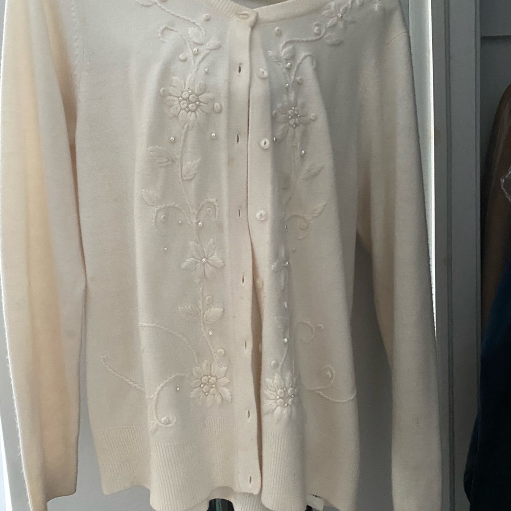 Chic Floral Embroidered Women's Cardigan